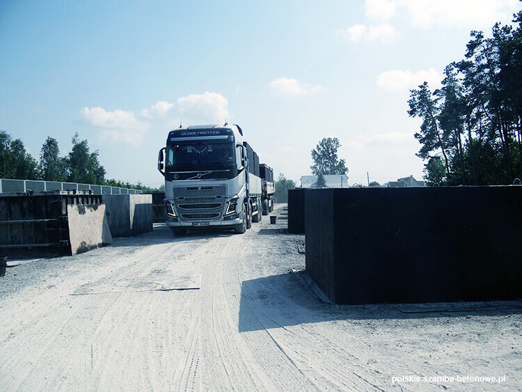 Transport szamb betonowych  w Suchej Beskidzkiej